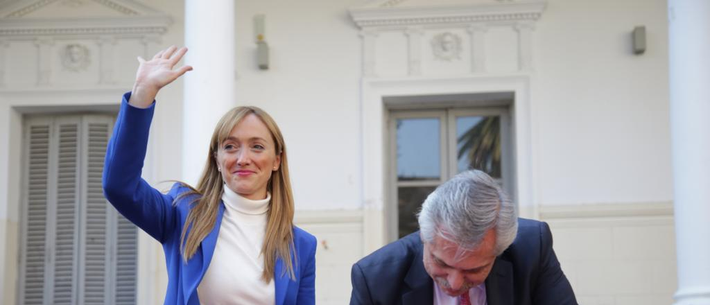 Alberto Fernández y Anabel firmaron un "compromiso" con los mendocinos
