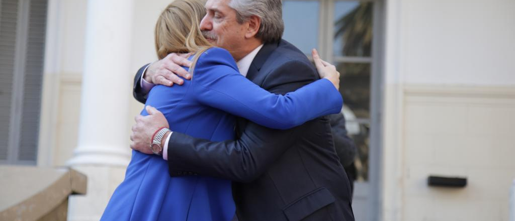 Alberto Fern&aacute;ndez llega a Mendoza para apuntalar a Fern&aacute;ndez Sagasti