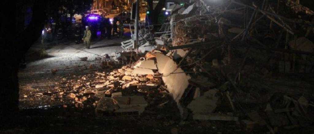 Video: un edificio de ocho pisos se derrumba en Buenos Aires