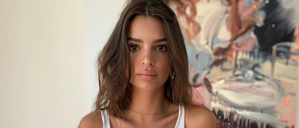 Emily Ratajkowski mostr&oacute; sus axilas sin depilar 