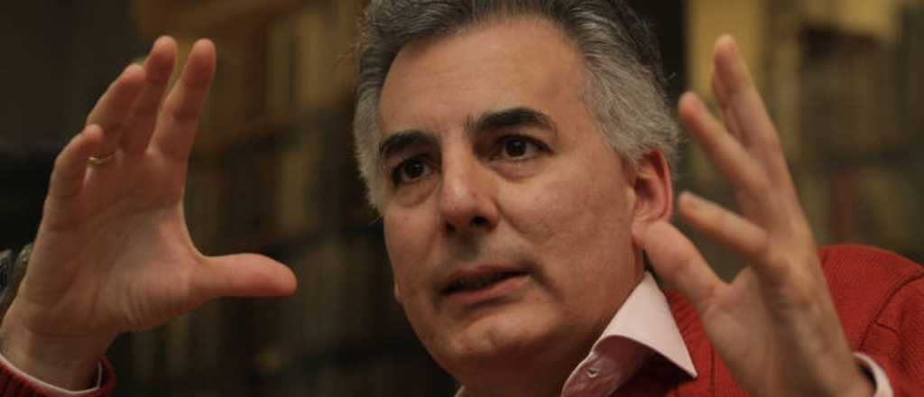 &Aacute;lvaro Vargas Llosa escribe un libro sobre f&uacute;tbol y populismo 