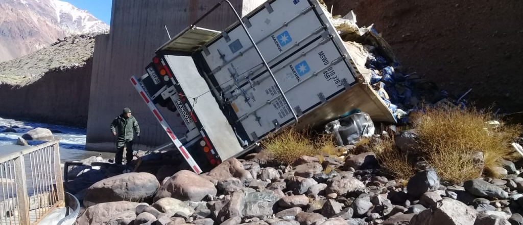 En un choque entre camiones murió un hombre en Alta Montaña