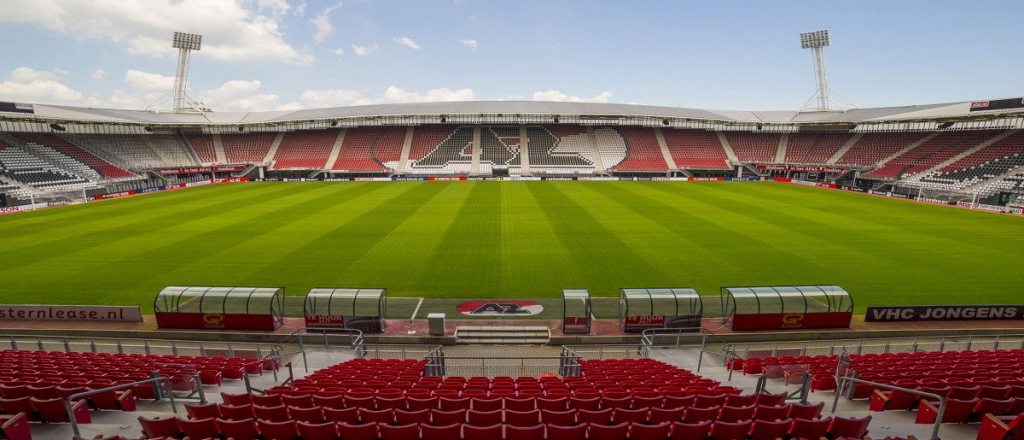 El viento derrumbó el techo de un estadio en Holanda