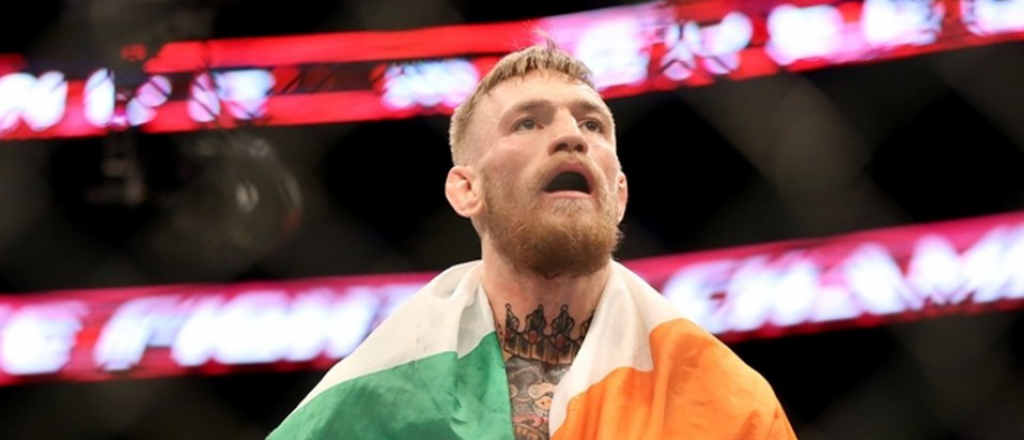 Video: el luchador Conor McGregor le dio una trompada a un jubilado