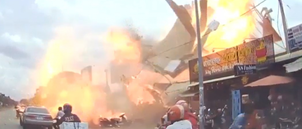 Video: una violenta explosión sacudió las calles de Camboya