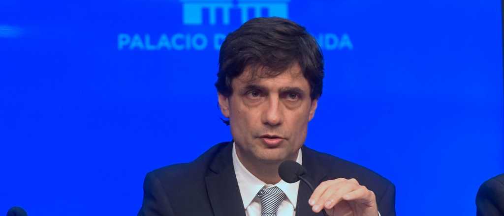 Lacunza confirmó que usará reservas ante una eventual "corrida irracional"