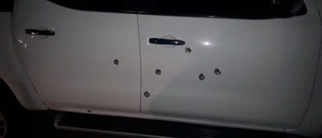 Balean el auto del jefe de gabinete de Chubut y amenazan al ministro de Educaci&oacute;n 