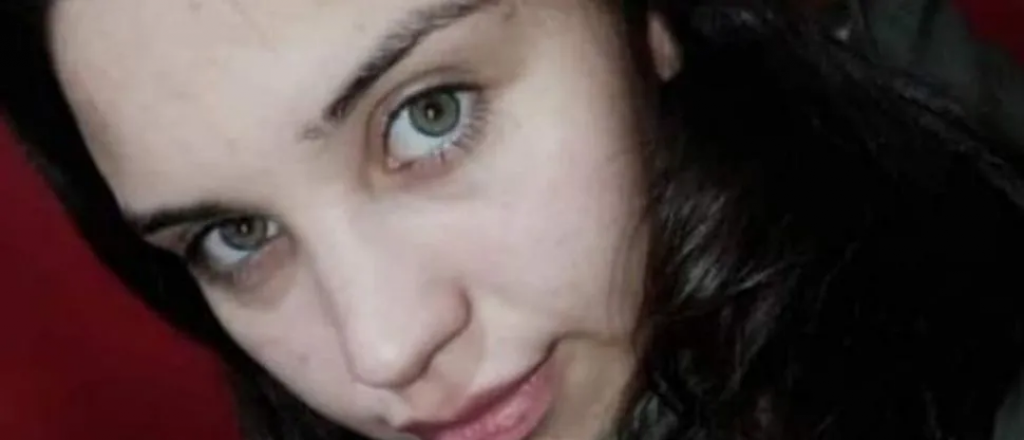 Una joven está grave tras ser rociada con aguarrás y prendida fuego