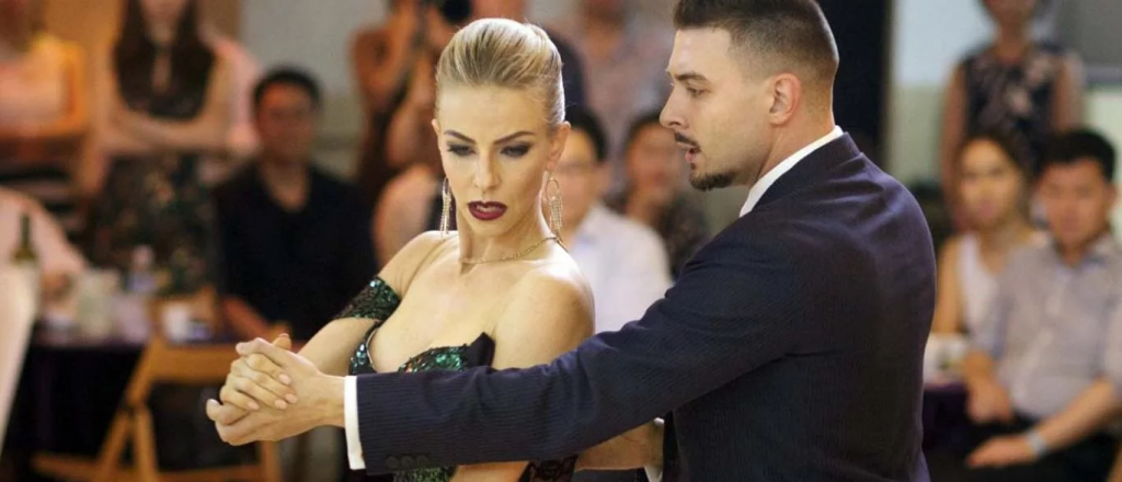 Descalificaron a un bailarín del mundial de tango por golpear a su compañera