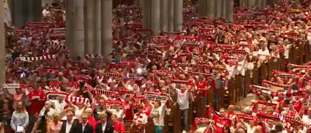 Alemania: cerca de 5 mil hincha coparon la catedral en la previa de un partido