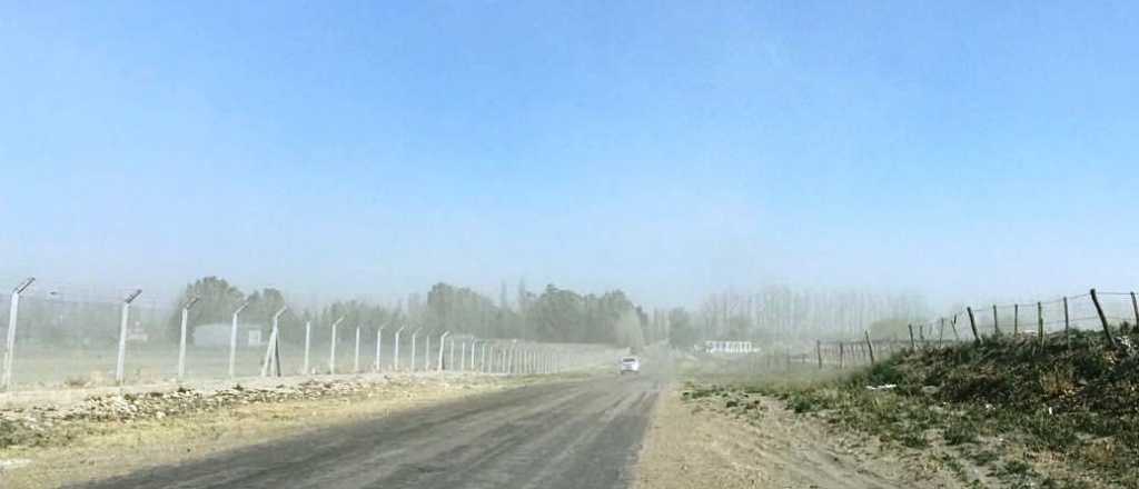 El Zonda ya baj&oacute; al llano y aumenta la temperatura