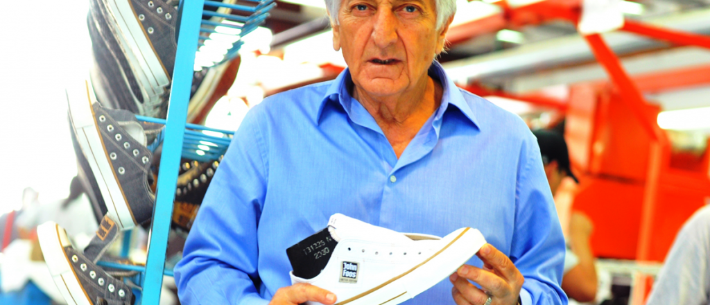 John Foos comprar&aacute; una planta de Alpargatas y dar&aacute; trabajo si pierde Macri