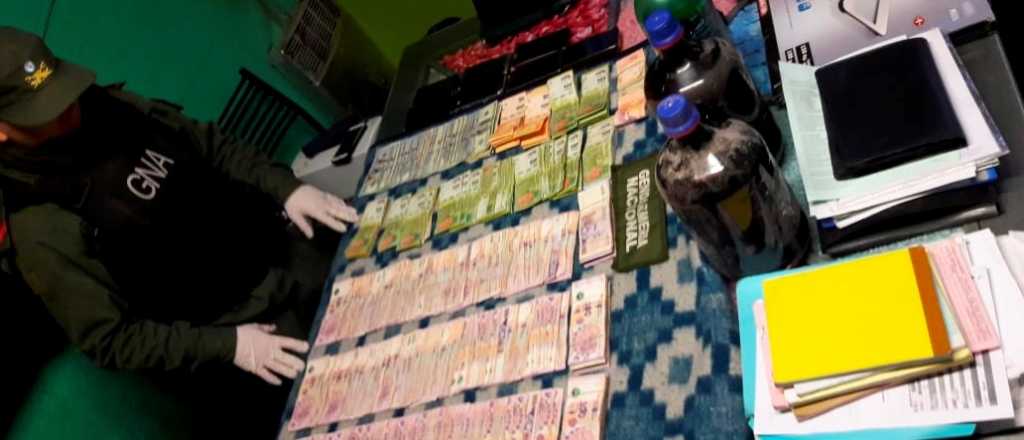 Cayó banda narco en Mendoza: detenidos y más de $500 mil secuestrados