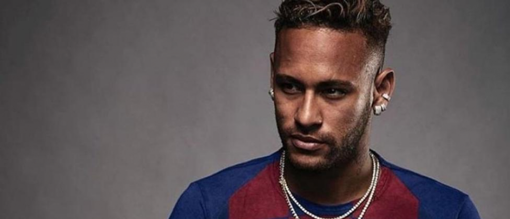 Un sponsor mostró a Neymar con la camiseta de Barcelona