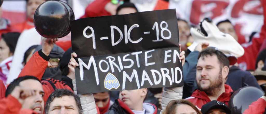 Globos negros y ataúdes, el recuerdo de Madrid de parte River para Boca