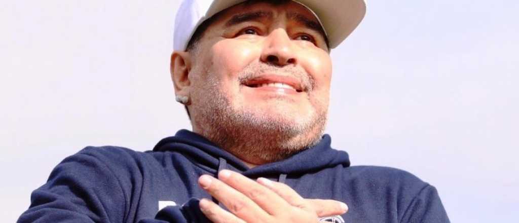 Las mejores fotos de la presentación de Maradona como DT del Lobo