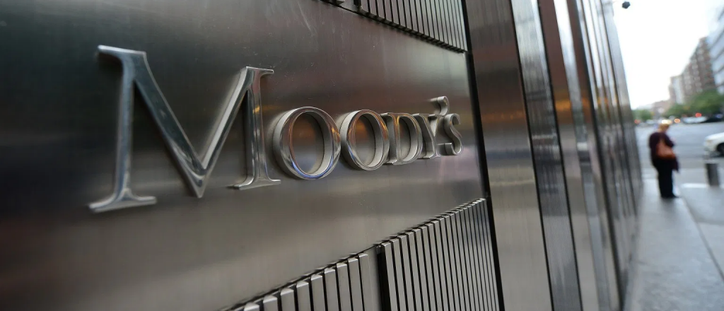 Moody's empeoró la calificación del sistema bancario de EE.UU