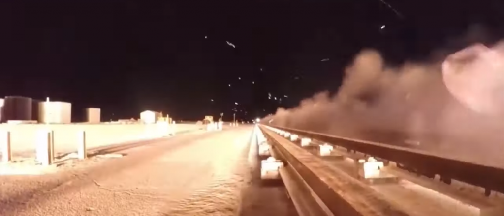 &iquest;Lo ves?, este trineo viaja tan r&aacute;pido que es casi imposible verlo