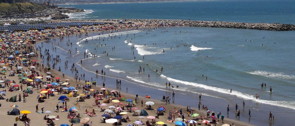 Verano en la costa: el ministro de turismo de la Nación contradijo a Kicillof 