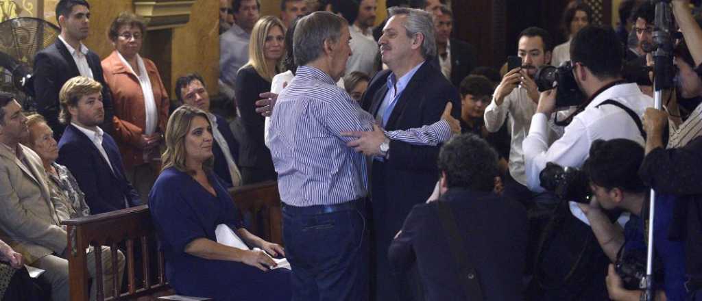 Al final, hay foto: Alberto Fern&aacute;ndez y Schiaretti en la misa por De la Sota