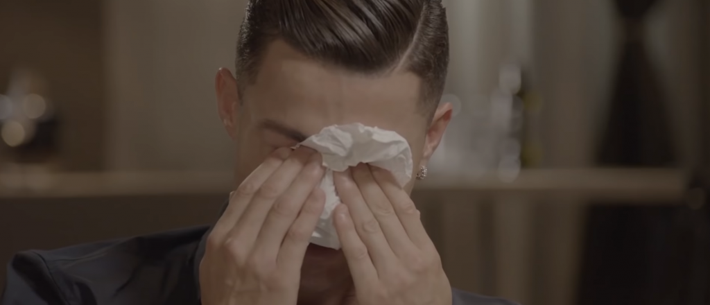 Video: Cristiano Ronaldo se emocion&oacute; en una entrevista al recordar a su padre