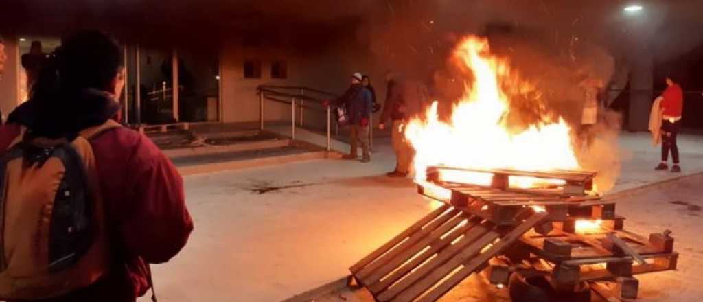 Caos, incendio y dos muertes en Chubut