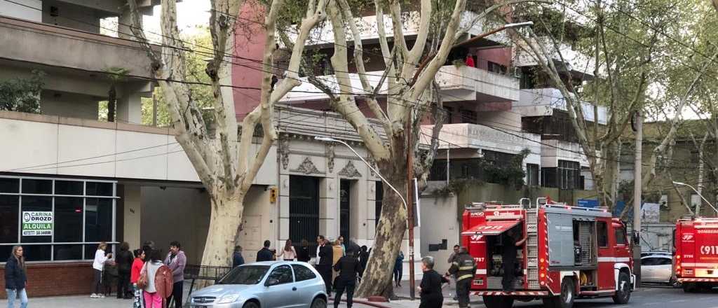 P&aacute;nico por un incendio en un edificio del centro