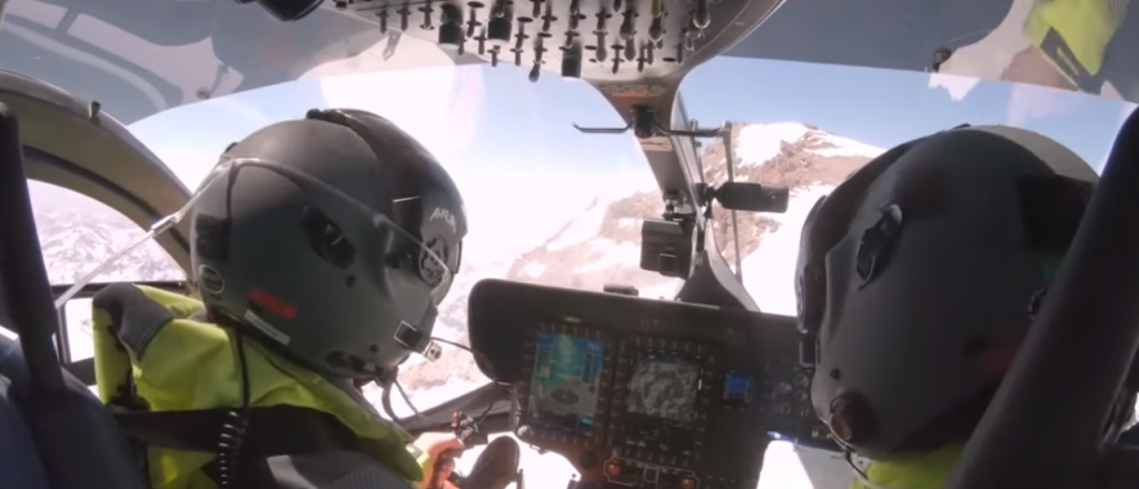 Un helicóptero bimotor aterrizó por primera vez en el Aconcagua