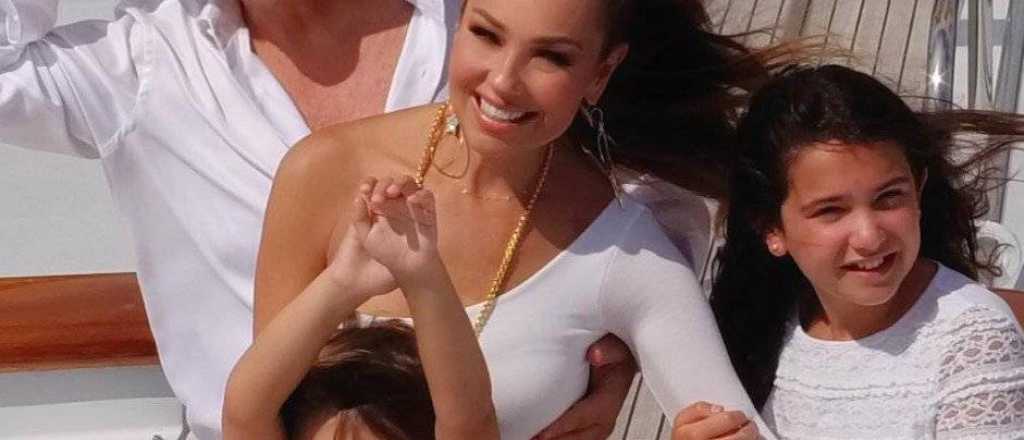 Thal&iacute;a, emocionada por la elecci&oacute;n del vestido de 15 de su hija 