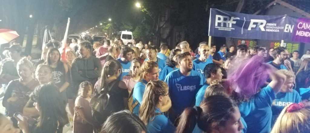 La militancia radical festej&oacute; en la calle