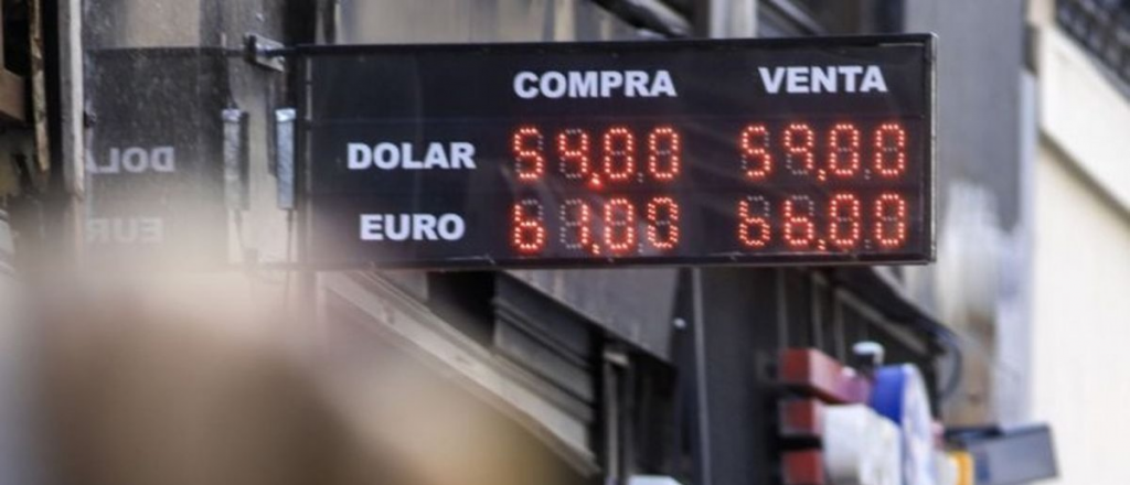 Dólar hoy: abre estable a $59 en el Banco Nación y el riesgo país baja a 2185 puntos