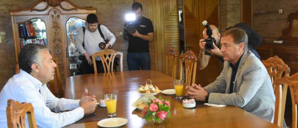 Desayuno de gobernadores: Cornejo y Suarez iniciaron la transici&oacute;n