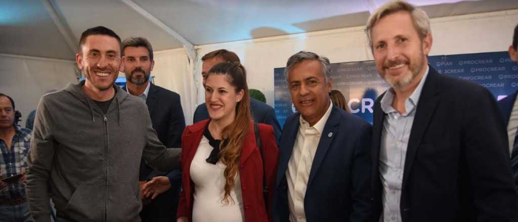 Cornejo y Frigerio entregaron viviendas en el Procrear de Ciudad