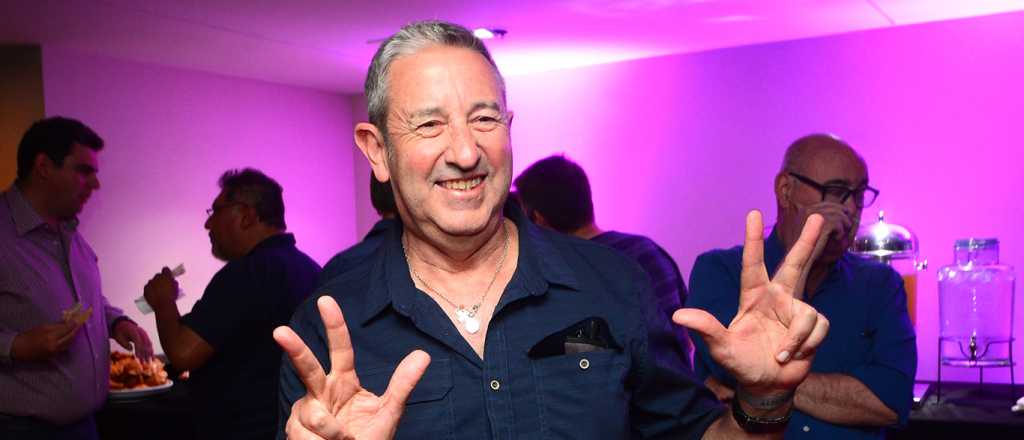 Cobos ser&aacute; padre a los 65 a&ntilde;os y lo anunci&oacute; en sus redes