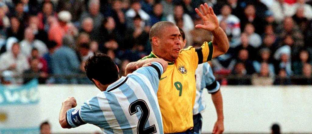 Ronaldo revel&oacute; que Roberto Ayala fue el jugador que "m&aacute;s le peg&oacute;" 