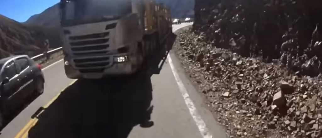 Arrestan al camionero chileno que casi atropella a un motociclista en la montaña