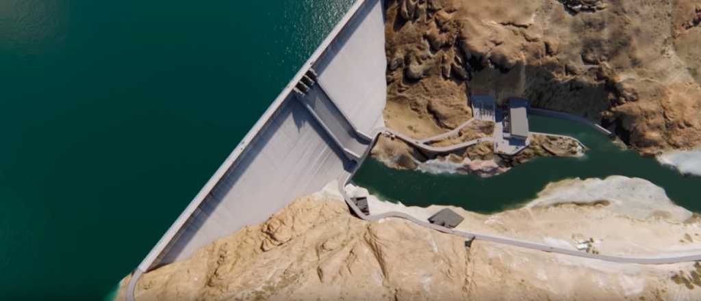 Y un día, aparecieron los enemigos de Mendoza