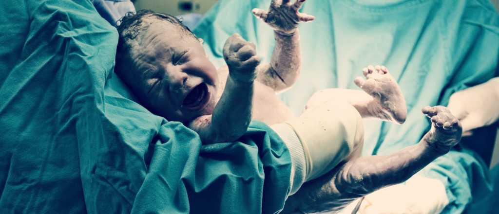 Aseguran que las mujeres no se animan a denunciar la violencia obst&eacute;trica