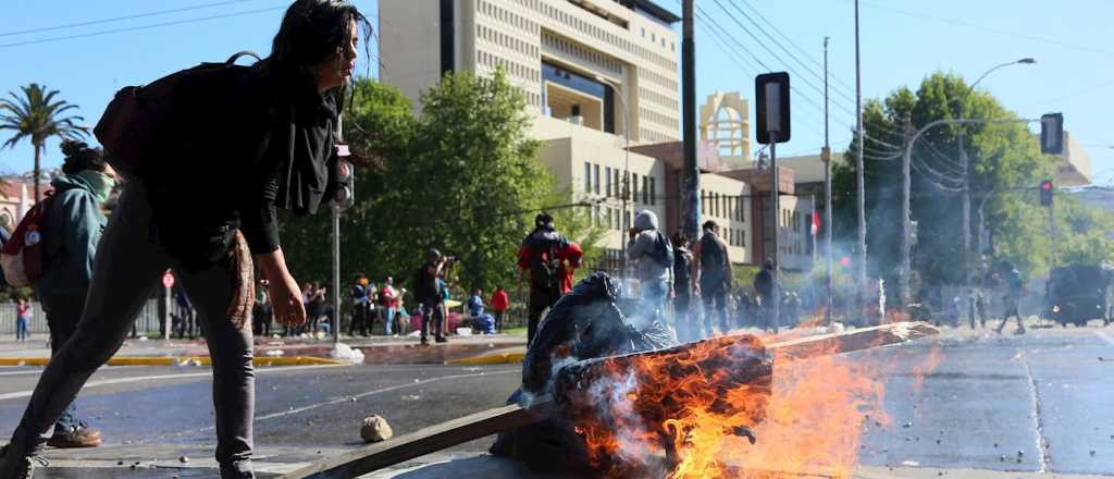 Entendiendo el caos en Chile: como la Argentina, pero al revés