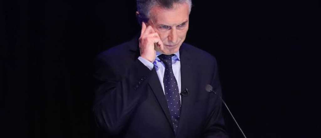 Lo más buscado durante el debate: un posible audífono en Mauricio Macri