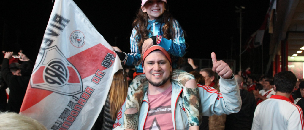 Así festejaron los hinchas en el Monumental la clasificación a la final