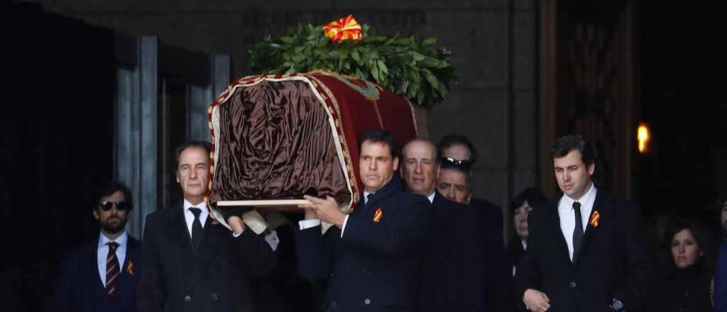 División en España por el traslado del cuerpo de Franco