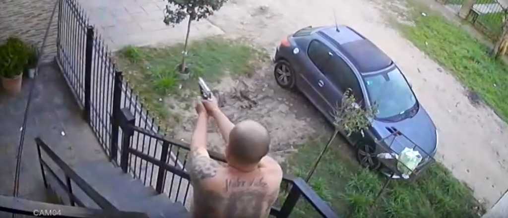 Video: mató a un ladrón que le disparó y robó en su casa
