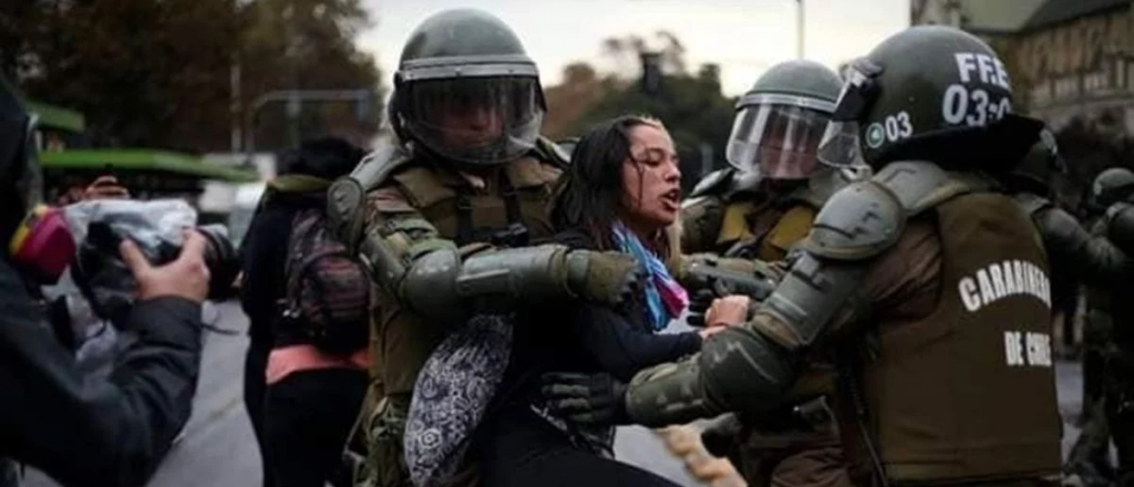 Los videos más brutales de la represión en Chile