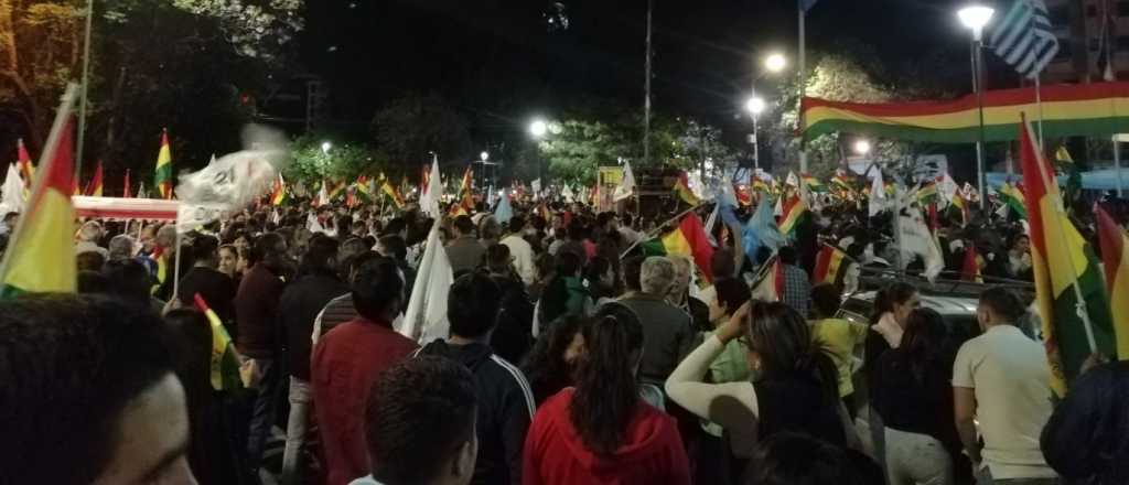 Heridos entre manifestantes a favor y en contra de Evo Morales