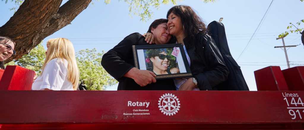 Las Heras instal&oacute; su segundo "Banco Rojo" contra la violencia de g&eacute;nero