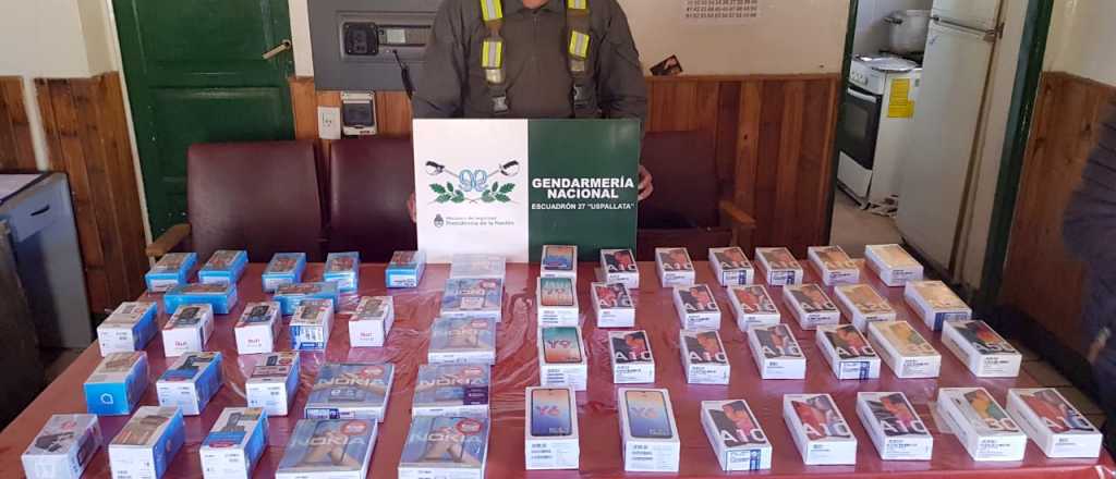 Secuestraron un cargamento millonario de celulares en Alta Monta&ntilde;a