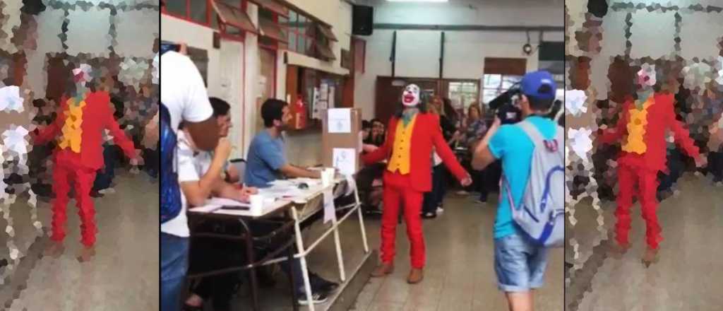 Un hombre votó disfrazado del "Joker" en una escuela de Lanús