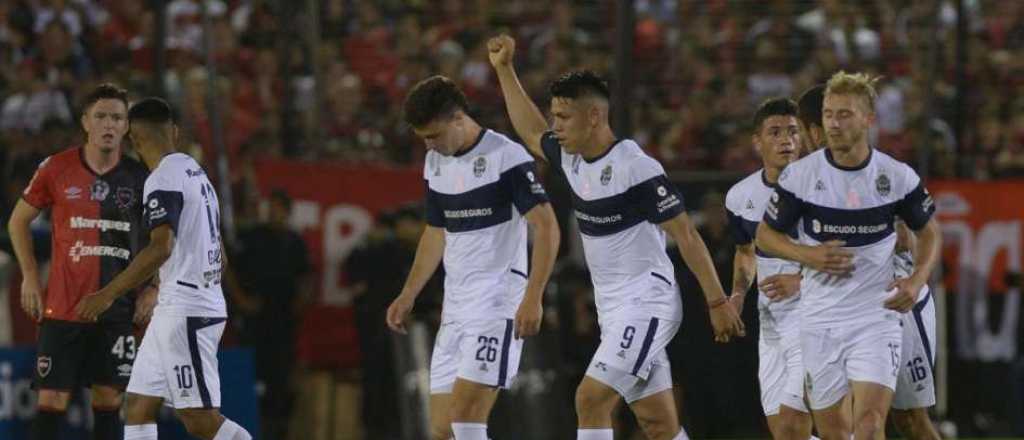 Gimnasia gole&oacute; a Newell&acute;s y Maradona se emocion&oacute; hasta las lagrimas