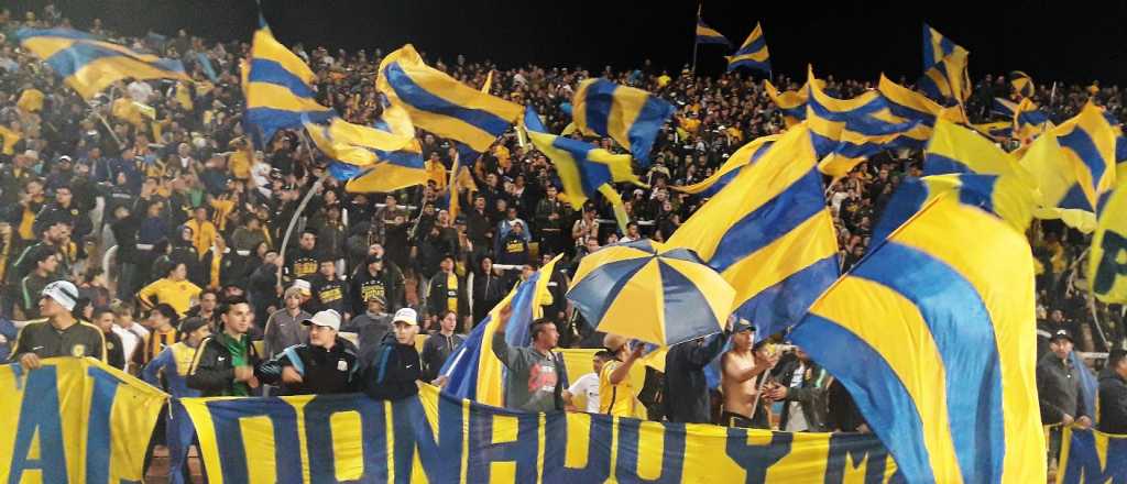 Barras de Central "visitaron" la pr&aacute;ctica antes del partido contra el Tomba